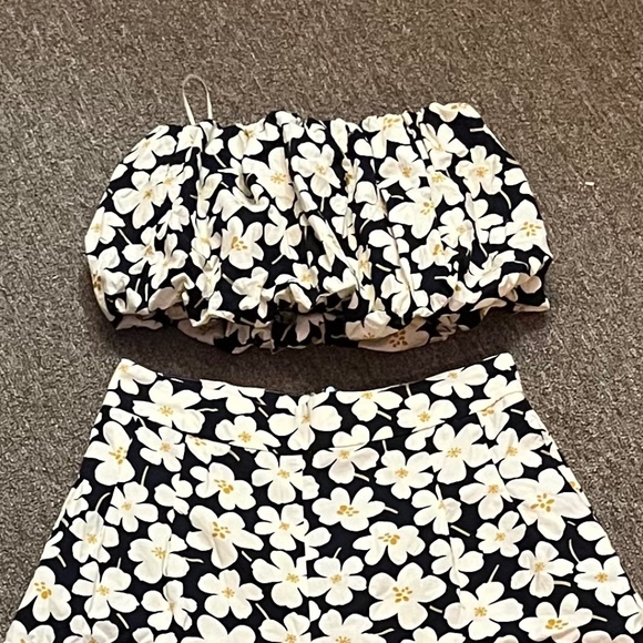 Matching Floral Crop Top and Palazzo Pants - Picture 2 of 2